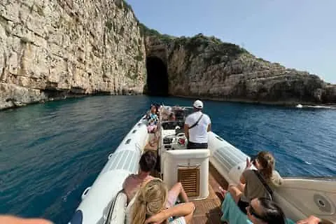Xhiro Turistike Hotel Polisi i Vogel 0*,  Albania