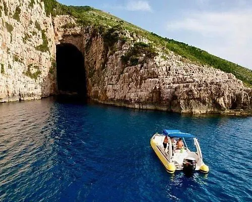 Hotel Xhiro Turistike Polisi i Vogel